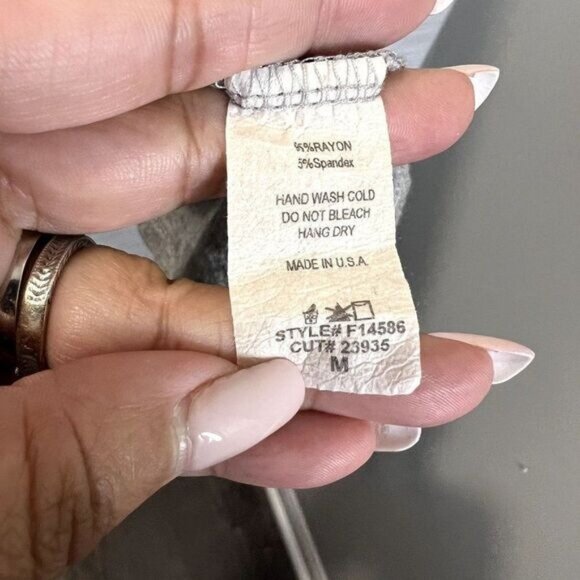 Pretty Good Women's Scoop Flower Accent Neckline Sleeveless Loose Flowy - Picture 5 of 6